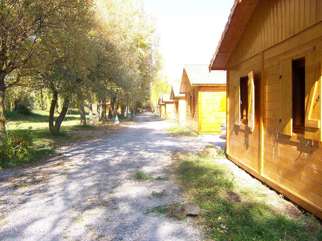 Camping La Motte Flottante La Freissinouse Kültér fotó